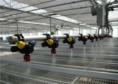 温室移动喷灌机在农业大棚中受接待的缘故原由是什么？